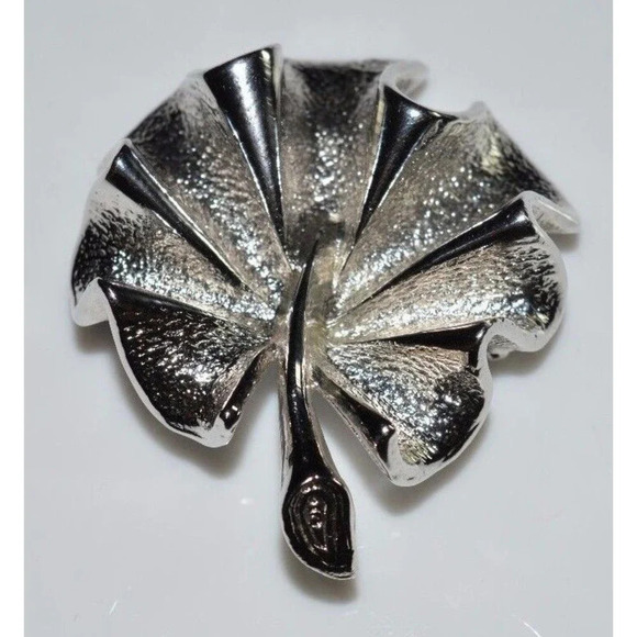 VTG SARAH COVentry Signed Silver Tone Rare Large Leaf Lily Pad Pin Brooch - Picture 1 of 5